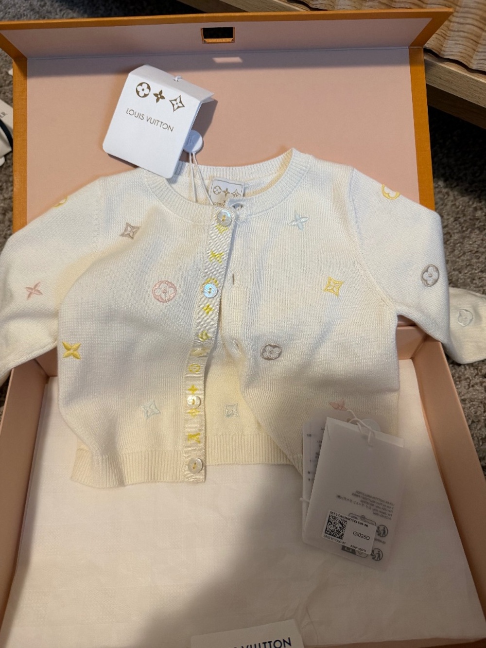 Louis Vuitton unisex cardigan